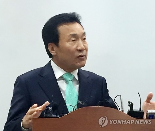 기자회견 하는 손학규 전 대표