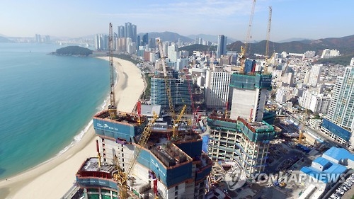 해운대 해변에 건설중인 엘시티