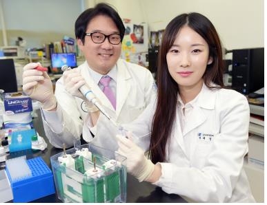 대한민국 인재상 박혜경씨(우)