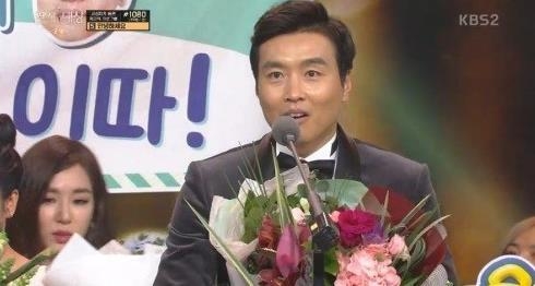 "블랙과 스타는 한몸" "데뷔 20년만에 첫상"…시상식 '말말말' - 5