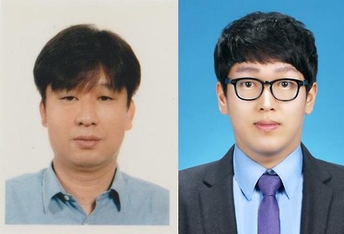 (왼쪽부터) 한국폴리텍대학 서울강서캠퍼스 데이터분석과 김영운 교수, 이협건 교수