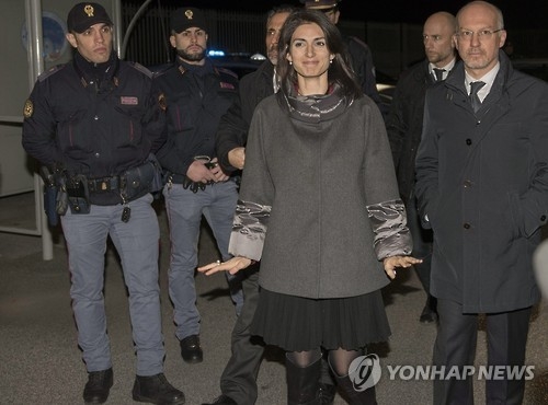'신레렐라에서 수사 대상으로'…라지 로마 시장