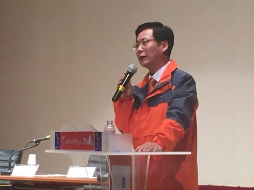 발언하는 최성 고양시장