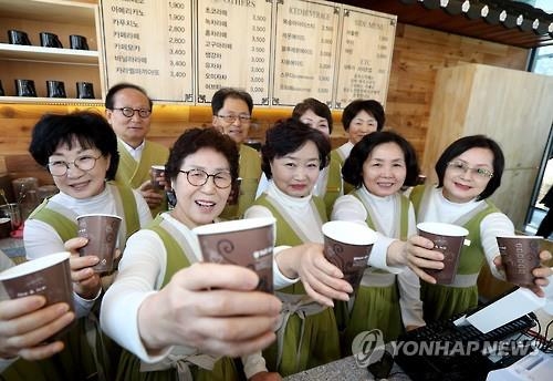 어르신 일자리 (연합뉴스 자료 사진)