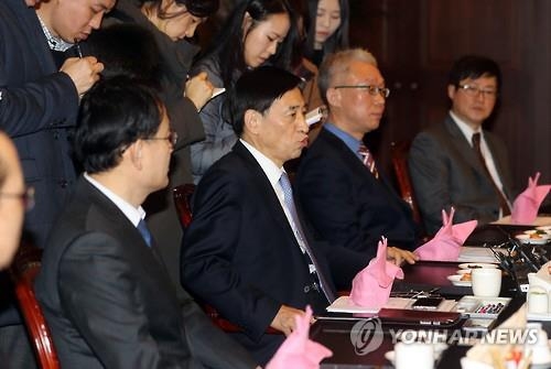 이주열 한은총재 경제동향간담회 참석