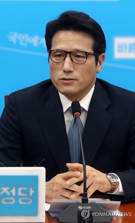 정병국 "黃권한대행, 거취 분명히 밝혀야" - 1