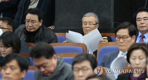 보폭 넓히는 김종인…구심점 없는 非文들 '촉각' - 2