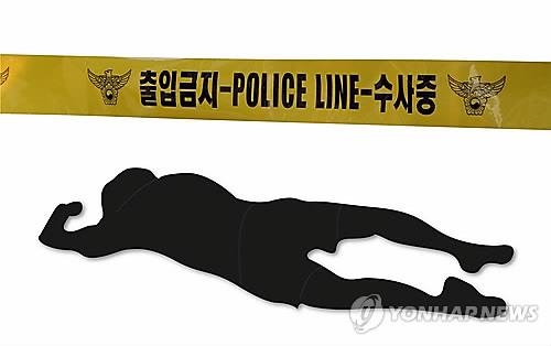 영동서 벌목 작업하던 포크레인 전복…운전자 사망 - 1