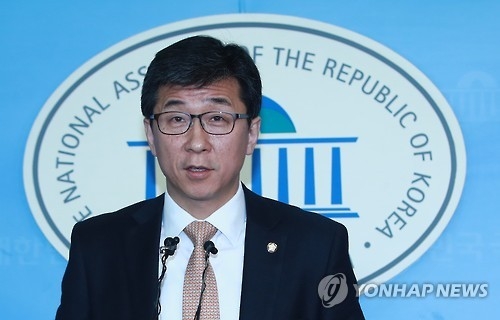 민주, 이재용 구속에 "朴대통령 뇌물죄 적용 가능 기대"(종합) - 2