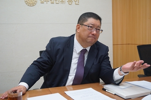 "견제받지 않는 검찰 권력 제한해야"…전직 검사 '쓴소리' - 3