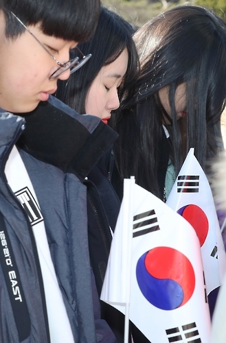 '현충탑 분향·천안함 묘역 참배'로 수업 시작한 과학영재들 - 2