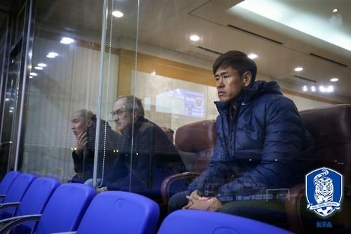 설기현 코치, 슈틸리케 감독과 동행해 ACL 2차전 울산 경기 관전