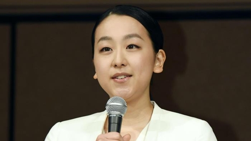 눈물 삼킨 아사다 "김연아는 좋은 자극을 줬다" - 1