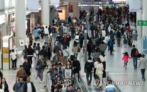 롯데·신라, 공항·해외면세점으로 '사드 위기' 돌파 시도 - 1