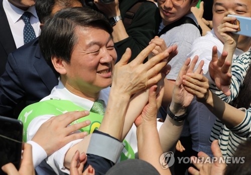 망가진 목·만신창이 손…대선후보들 "막바지 컨디션 사수하라" - 3
