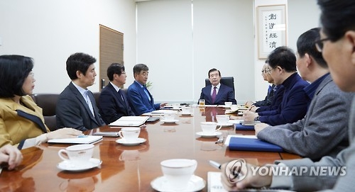 黃권한대행, 새 대통령 당선 확정되면 곧바로 사의 표명 - 2