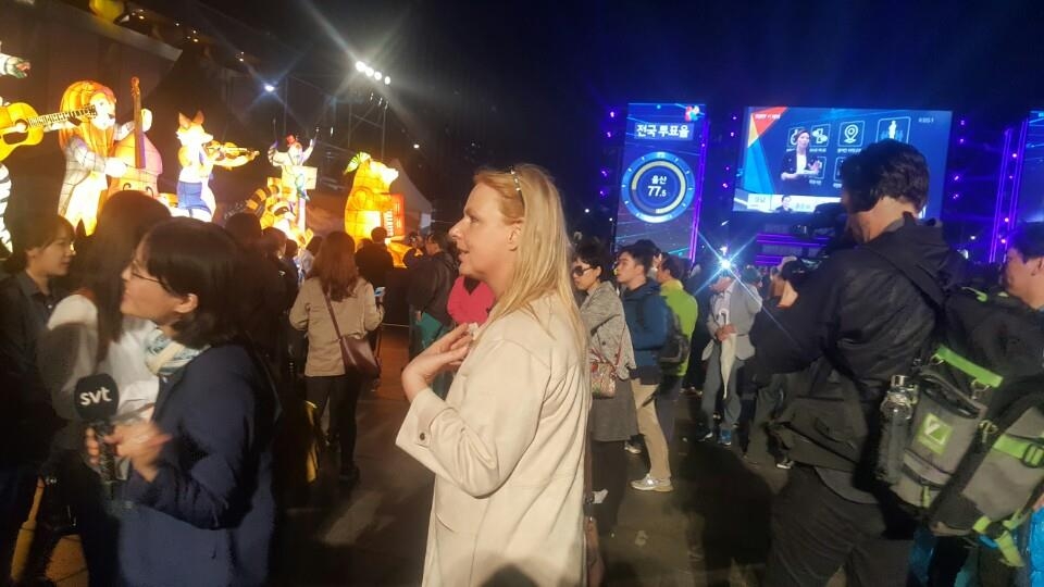 한국 대선 취재하는 스웨덴 방송