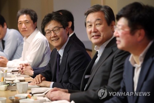 바른정당, '유승민 등판론' 고개…새 대표 후보군은 - 2