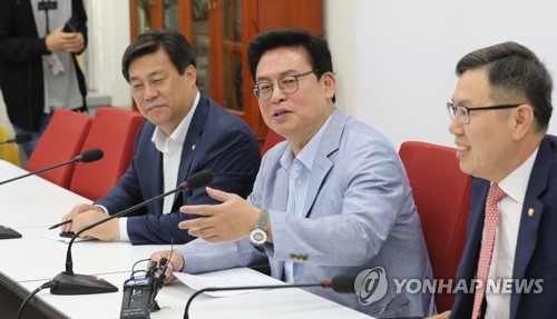 한국당 '사드 진상규명위' 꾸린다…"안보자해 코미디" - 1