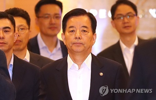 아시아안보회의 참석차 출국하는 한민구 국방부 장관