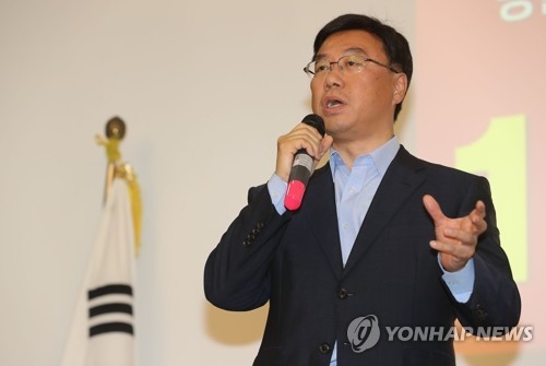 "이념무장" vs "그럴 때 아냐"…한국당 당권주자 첫 설전 - 3
