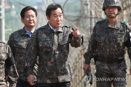 서부전선 DMZ 찾은 이낙연 총리