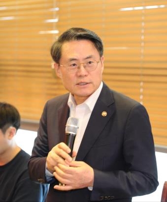 발언하는 김재수 농식품부 장관