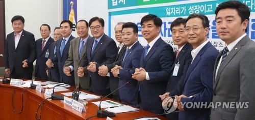 與, 한국당 빼고 추경심사 수순밟기…宋 음주운전 파장 주시 - 1