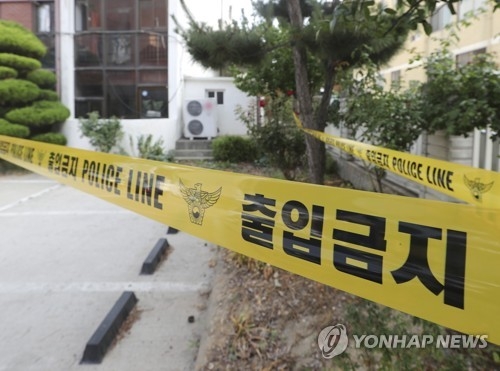 경찰, 교회 베란다서 숨진채 발견된 20살 여성 신원 확인 - 1
