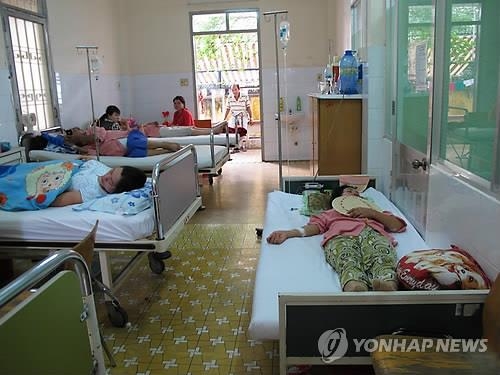 뎅기열 환자들이 입원한 베트남의 한 병원[AP=연합뉴스 자료사진]