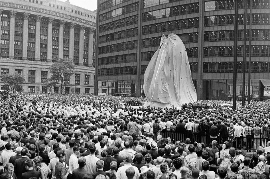 1967년 8월 미국 시카고 시청 앞 '더 피카소' 제막식