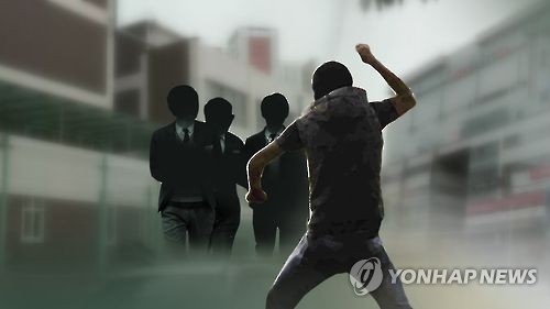 학교폭력 피해 76% "동급생에 당해"…'교실·쉬는 시간' 최다 - 1