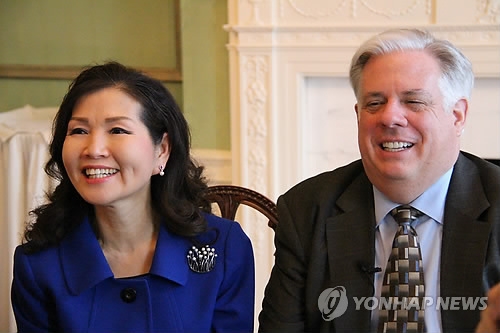 래리 호건 지사 부부