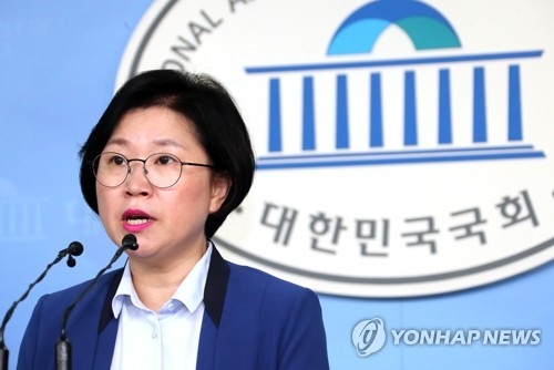 與 "자주포 사고 순직장병 영면 기원…유가족에 위로" - 1