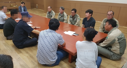 유가족 방문한 STX조선 관계자들