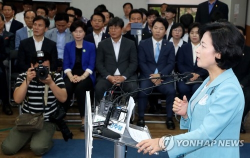 秋, 1주년 회견서 "서울시장? 이 일만 해도 굉장히 벅차" - 2