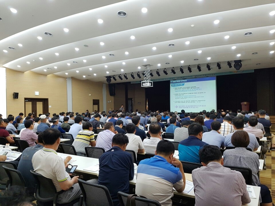 '이젠 태양광 시대'…전북농협 태양광사업 설명회장 북적 - 1