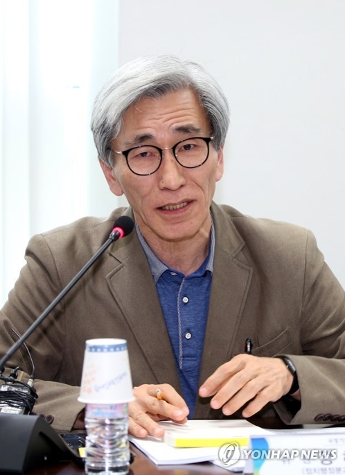 '두개의 모자' 쓴 정해구…대통령 지근거리서 '개혁 길잡이' - 1
