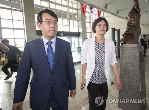 사드배치 관련 국방부 항의 방문하는 정의당