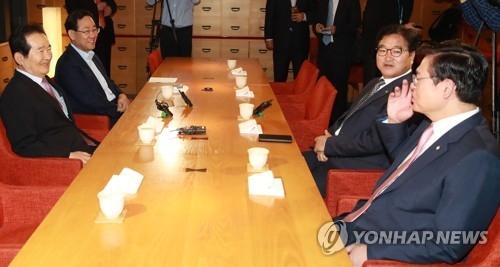 김이수 임명안 오늘도 처리 불투명…원내대표 회동서 결론못내 - 2