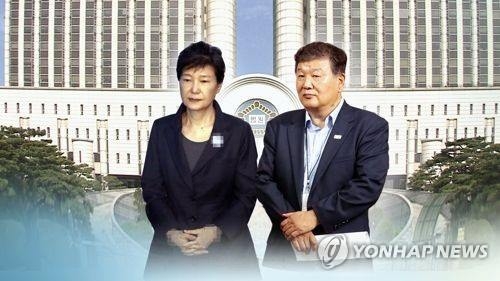 박근혜 전 대통령(왼쪽)과 노태강 문화체육관광부 차관. [연합뉴스TV 제공]