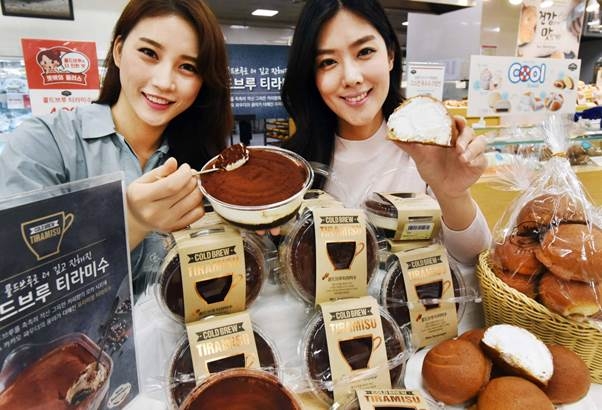 차가운 빵 디저트 인기…콜드브루 티라미수 6주만에 20만개 판매 - 1
