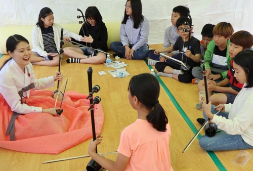 해금 연주 매우는 학생들