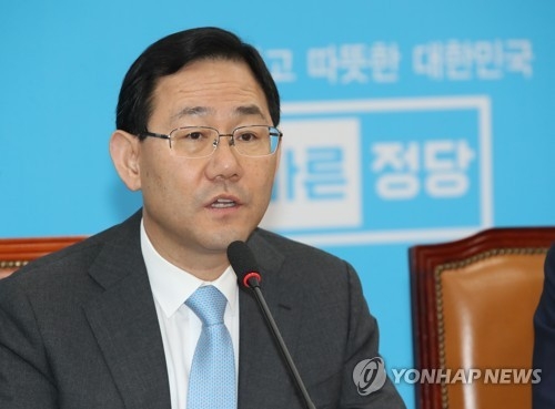 文대통령-여야대표 회동 이르면 27일 추진…野 참석범위 유동적 - 5