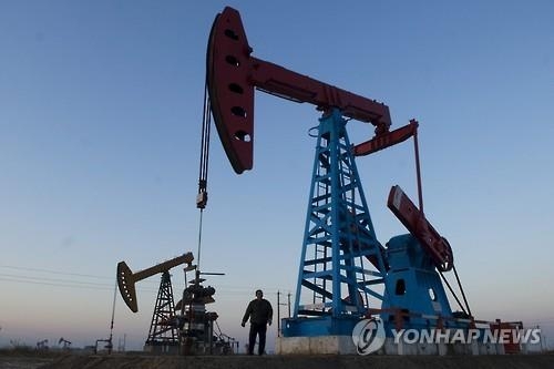 국제유가, 재고 증가에 하락…WTI 0.7%↓ - 1