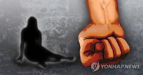 헤어지자는 내연녀 감금·폭행한 현직 초등교장 구속 - 1