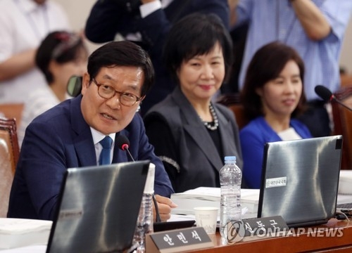 "MB·朴정부, 우수문학 선정기준 바꿔…'특정이념도서' 배제" - 1