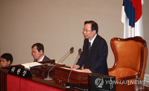 與 "헌법전문에 5·18-촛불 담아야" vs 野 "개헌하지 말잔 얘기" - 2