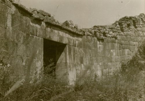 북한산성의 성문 가운데 하나인 보국문. 1906년 모습.