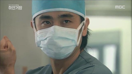 '하얀거탑' 재방송 5% 파란…"김명민 너무 잘해 고민이었다" - 4